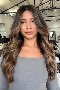 Natural Brunette Balayage Hair Color Ideas For Brunettes Balayage, Black Hair Balayage, Brunette Balayage, Balayage Hair Dark, Black Hair With Highlights, Brown Hair With Blonde Highlights, Brunette Balayage Hair, Balayage Brunette, Bleached Hair