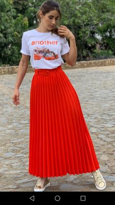 Western Skirt Outfits, Metalic Skirt, Cute Outfits With Jeans, Stylish Short Dresses, Classy Work Outfits, Womens Floral Dress, African Dresses For Women, Red Outfit, Tshirt Outfits