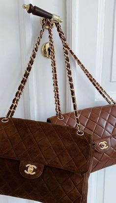 Fall Designer Bags, Luxury Items Aesthetic, Brown Chanel Bag, Designer Handbags Aesthetic, Chanel Shopping Bag, Chanel Pins, Gala Gonzalez, Bags 2024, Emmanuelle Alt