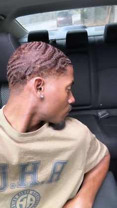 Men Waves Dyed, Dyed Waves Black Men, Black Men Halloween Costumes Ideas, Waves Black Men, Black Men Dyed Hair, Boys Dyed Hair, Bleached Hair Men, Cornrow Braids Men, Waves Hairstyle Men