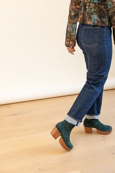 Our retro-inspired boot takes the clog to a whole new level. With soft leather in your favorite Fortress shades and a comfortable wood platform, level up your style with Charli in a pair of flared jeans or a sweet, floral dress. Retro Brown Closed Toe Clogs, Classic Clogs With Cork-bed Midsoles And Round Toe, Spring Block Heel Clogs With Cork-bed Midsoles, Brown Outdoor Clogs With Cork-bed Midsoles, Brown Summer Clogs With Cork-bed Midsoles, Clog Boots, Heeled Mules Sandals, Handmade Boot, Mule Sandals