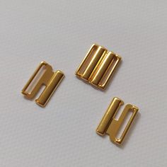 "Listing is for high EU quality 3/4\" gold bikini bra clasp. Listing is for 2, 3, 6 or 12 sets Great for bikini clasps or front bra closures. Color: gold Size: 3/4\" Can be used for making bras or swimsuits. Please be aware that due to different computer monitors/calibrations colors may vary slightly from the picture. Processing Time: Up to 3 working days (though items often ship even faster!) - Delivery Time: Shipping to USA & Canada ~ 14-20 days Shipping to EU ~7-10 days Shipping to Austra Making Bras, Bra Clasp, Front Clasp Bra, Free Front, Gold Accessories, Computer Monitors, Red Gold, Belt Buckles, 10 Days