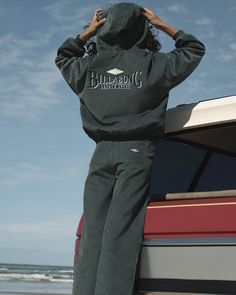 Billabong Women Clothing, Surf Girl Outfits, Surf Outfit Women, Billabong Outfits, Surfer Girl Outfits, Surfergirl Style, Surfer Look, Surf Aesthetic