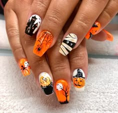 Cool Halloween Nails, Pumpkin Nail Designs, Pumpkin Nail Art, Halloween Manicure, Nail Vinyls, Festive Nail Art, Glittery Nails