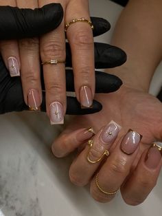 Short Classy Nails, Birthday Nail, Milky Nails, Floral Nail, Work Nails, Classy Acrylic Nails, Short Square Acrylic Nails, Unique Acrylic Nails, Flower Nail