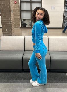 Blueberry Girl, Juicy Couture Tracksuit, Outfits Y2k, 1990's Fashion, First Lady, Hairstyles For School, School Outfit, Baddie Outfits, Juicy Couture