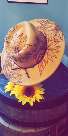 Field of Sunflowers - Etsy Pyrography Flower Patterns, Hat Pyrography, Pyrography Hats, Ranch Clothes, Burnt Hats, Cowboy Hat Crafts, Burned Hats, Pyrography Ideas, Hat Burning