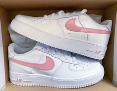 Hot Jordans, Nike Rosa, Customised Shoes, Pink Nike Air, Nike Air Force 1 Outfit, Nike Air Force 1 Custom, Air Force Shoes, Custom Nike Shoes