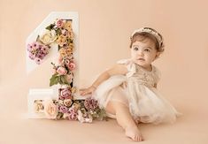 Whimsical First Birthday Photoshoot, One Year Old Photoshoot Ideas Indoor, Studio One Year Pictures, Baby 1st Birthday Photoshoot, Onederful Year, Baby Cake Design, 1 Year Pictures, Baby Birthday Photoshoot, Fairy Photoshoot