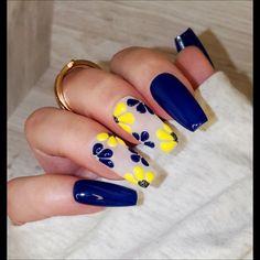 Cute Nail Desig Pink Flower Nail Art, Blue And Yellow Nails, Nail Art Step By Step, Pink Flower Nails, Acrylic Nail Designs Coffin, Art Step By Step, Nail 2023, Dark Blue Nails, Yellow Nail Art