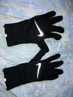 Nike Gloves, Nike Stefan Janoski, Nike Original, Nike Quotes, Sportswear Outfits, School Uniform Fashion, Nike Shoes (men), Cute Nike Outfits