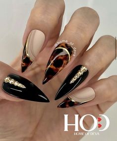 Gold Nails With Black Design, Channel Nail Art, Fall Nail Designs Stiletto Shape, Tortoise Shell Nail Designs, Tortuous Shell Nails, Black French Tip Nails With Gold, Toirtoshell Nails, 1940s Nails