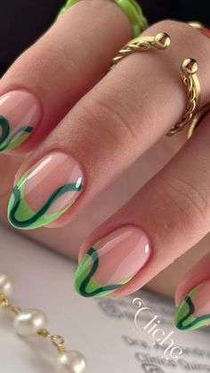 verde nada básico Ferxxo Nails Ideas, Ferxxo Nails, Subtle Nails, Edgy Nails, Simple Gel Nails, Almond Acrylic Nails, Acrylic Nails Coffin Short, Oval Nails, Nails Desing