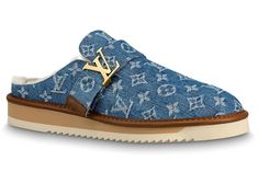 Buy and sell authentic Louis Vuitton shoes on StockX including the Louis Vuitton Cosy Mule Monogram Denim and thousands of other sneakers with price data and release dates. Painted Timberland Boots, Louis Vuitton Denim, Sac Louis Vuitton, Louie Vuitton, Louis Vuitton Sneakers, Louis Vuitton Women, Denim Sneakers, S Monogram, Burberry Shoes