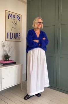 Scandinavian Style Work Outfits, Cobalt Sweater Outfit, Cobalt Blue Skirt Outfit, Cobalt Blue Cardigan Outfit, White Maxi Skirt Fall Outfit, Maxi Skirt Outfit Winter, Alexandra Stedman, Cobalt Blue Outfit, Blue Skirt Outfits