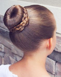 Ballerina Hairstyles, Hair In A Bun, Beyonce Hair, Easy Hairstyles For School, Hairstyles Bun, Hairstyles For