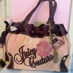 Juicy Couture Bags Aesthetic, Juicy Couture Backpack, Thrift Outfits, Trashy 2000s, Black Juicy Couture Bag, Juicy Couture Bag Vintage, Big Juicy Couture Bag, Y2k Juicy Couture Bag, Juicy Couture Baby