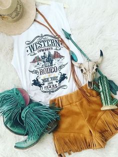 Bestdealfriday White Crew Neck Sleeveless Shirts Tops 9106484 Country Fringe Outfit, Boho Cowgirl Outfits, Ariat Clothing, Rave Outfits Edc, Western Wear Outfits, Looks Country, White Top Women, Western Style Outfits, Estilo Country