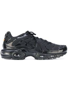 black panelled design signature Swoosh logo detail front lace-up fastening almond toe chunky rubber sole Vapor Max Nike Women Outfit, Vapor Max Nike Women, Black Patent Shoes, Nike T, Fresh Shoes, Nike Flyknit, Nike Air Max Plus, Air Max Plus, Nike Air Max 95