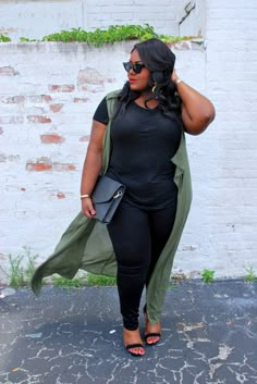 Duster Vest, Plus Size Fall Fashion, Vest Outfit, Plus Model, Women Fashion Edgy, Model Style, Urban Dresses, Fashion Blogger Style, Kim K