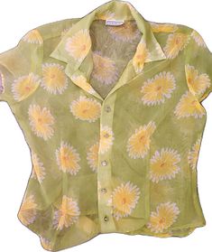 Y2k Style Button-up Summer Tops, 90s Floral Print Summer Tops, 90s Style Floral Print Summer Tops, Fitted Sunflower Print Top For Spring, 90s Style Button-up Tops For Spring, Retro Summer Blouse With Button Closure, Fitted Floral Print Summer Shirt, Fitted Button-up Summer Blouse, Fitted Y2k Summer Blouse