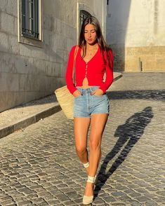 How French Women Dress For The Summer | Le Chic Street Dress With Flats, Chic Tank Tops, Minimal Dress, Outfits To Try, French Women Style, Simple Summer Outfits