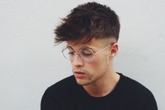 Boy Haircuts Short, Mens Hairstyles Fade, Low Fade Haircut, Hairstyles With Glasses, Cool Mens Haircuts, Faded Hair, Men Haircut Styles, Hair 2018, Mens Haircuts Fade