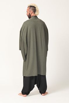 Casual Green Outerwear With Kimono Sleeves, Green Outerwear With Kimono Sleeves For Fall, Oversized Green Long Cardigan, Green Haori, Clothing Layering, Mens Kimono Jacket, Men's Kimono, Layering Cardigan, Haori Jacket