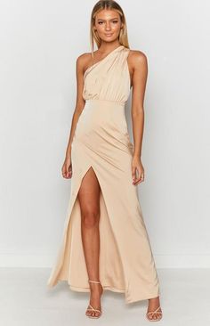 Romance Formal Dress Gold – Beginning Boutique US Formal Dresses Gold, Gold Formal Dress, Prom Midi Dress, Jumpsuit Elegant, Semi Formal Dresses, Dress Gold, Strapless Tops, Feel Beautiful, Long Crop Top