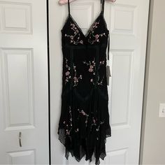 Sue Wong Size 12 Cherry Blossom Embroidered Black Formal Dress Nwt Never Worn Black Pink Clothes, Cherry Blossom Dress, Sue Wong Dresses, Blossom Dress, Black Formal Dress, Satin Formal Dress, Fashion Diary, Sue Wong, Black Dress Formal