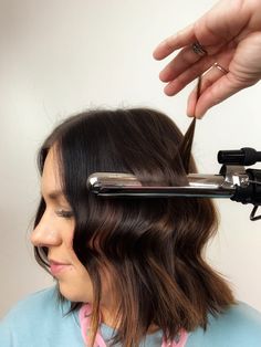 How To Style Beach Waves Medium Hair, Beach Waves Thick Hair, Beach Waves For Thick Hair, Big Beach Waves Hair, Big Waves Medium Hair, Beach Waves Medium Hair, Wave Tutorial, Big Waves Hair, How To Style Hair