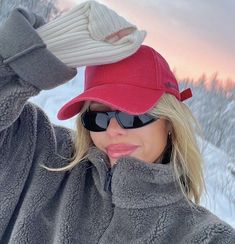 Girls Ski Trip, Winter Vacation Outfits, Ski Trip Outfit, Apres Ski Outfits, Apres Ski Party, Snow Trip, Ski Girl, Winter Inspo, Snow Outfit