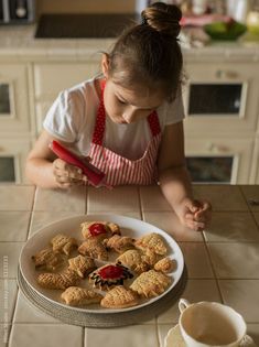 Little Girl Cooking at kitchen Girl Cooking, Quality Over Quantity, Video Team, Valencia Spain, Cooking With Kids, Yummy Cakes, Festival Season, Food To Make, Royalty Free Stock Photos