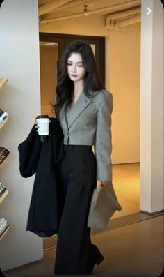 Korean Formals For Women, Korean Office Wear Women, Kpop Office Outfit, Korean Office Aesthetic, Formal Asian Outfit, Elegant Office Outfit Classy, Korean Work Outfits Women, Ceo Aesthetic Woman Outfit Dress, Ceo Style Outfits