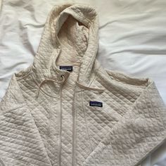 Great Condition Super Comfy Patagonia Women, Patagonia Jacket, Patagonia Jackets, Patagonia Womens, Patagonia, Zip Ups, Jackets & Coats, Jackets For Women, Cream