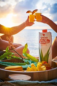 Mango puree from natural sources with 86% pure Aloe Vera. Fine fruits that were allowed to ripen in the sun. Rich vitamin content and seductive sweet in taste. Forever Aloe Lips, Aloe Vera Benefits, Pure Aloe Vera Gel, Pure Aloe Vera, Mango Puree, Healthy Shakes