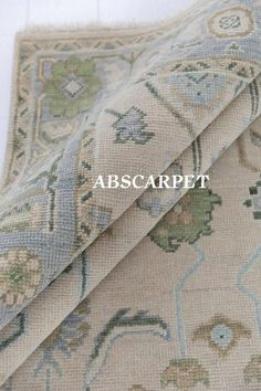 an area rug is shown with the word'abscarpet'on it