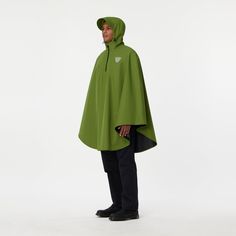 Life can be messy and wet.The Rover Rain Cape is one clever tool to simplify your multi-modal urbanite routines. Have the confidence to super-power your way through your rainiest day. Smartly designed to let everyone know you are mission driven and rain won’t stop you. An elegant, simple design solution for the complications of daily life. Easy on-and-off and packs up nicely. Simply put your head through the head hole and you are off to explore and roam, dry and happy. This rain poncho allows fo Cold Bag, Rain Cape, Cape Jacket, Rain Poncho, Rain Gear, On A Rainy Day, Green Shorts, Rain Wear, Design Solutions