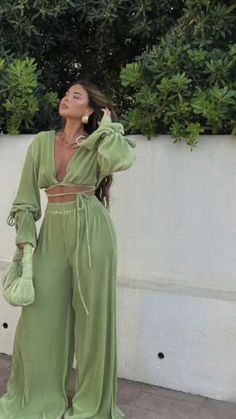 Dubai Outfits, Stylish Suit, Fashionable Outfits, Oversize Fashion, Trending Fashion Outfits, Look Vintage, Curvy Outfits, Fashion Aesthetic