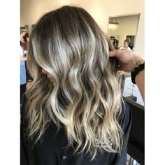 West Coast Blonde Hair, Darkening Blonde Hair For Fall, Blond With Root Smudge, Highlights With Root Melt, Root Shadow Blonde Balayage, Darkening Blonde Hair, Root Melt Blonde Balayage, Blonde Root Melt