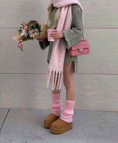 pink and green coquette fall outfit Pink Grey Outfit, Uggs Tasman, Amsterdam Outfit, Uggs Outfits, Thanksgiving Outfits, Cold Outfits, Uggs Outfit, Lazy Outfits, Skirt Outfit