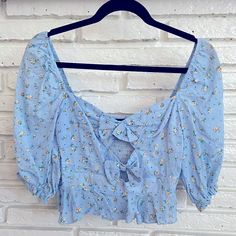 Nwot Blue Floral Crop Top With Bow Details On Front Size Xs Cute Blue Crop Top For Summer, Blue Spring Crop Top For Brunch, Casual Blue Crop Top For Brunch, Top With Bow, Floral Crop Tops, Shein Tops, Blue Floral, Blue Yellow, Color Blue