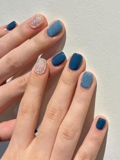 Very Latest and stylish plain and printed Summer seasons nail art designs in 2k23-24 Dark Blue Nails, Hello Nails, Gel Set, Winter Nails Acrylic, Simple Gel Nails, Minimal Nails, Cute Gel Nails