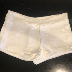 Guess Nwt Sequin Shorts Size- M White Side Zipper ! Great Shorts! White Sparkle Shorts, White Bottoms With Built-in Shorts, White Stretch Mini Shorts, Playful White Bottoms With Built-in Shorts, White Shorts With Built-in Shorts For Playwear, Sparkle Shorts, Mid Rise Jean Shorts, High Rise Black Jeans, Glitter Shorts