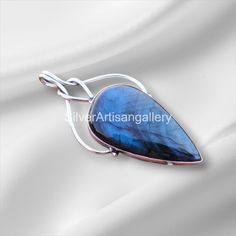 Labradorite 925 Sterling Silver Pendant, Handmade Pendant, Unisex Pendant Minimalist, Jewelry, Labradorite Pendant Jewelry, Gift for her Welcome to SilverArtisangallery Note: All our items are 100% genuine 925 Sterling Silver. Prices are according to item weight and quality of gemstone. We also wholesale and have manufacturing unit in Jaipur city of India. Wholesale queries are welcome.  Payment We accept the following payment Methods: Payoneer Once checkout is complete you will not be able to include any additional items. We start to process and fulfil your order once payment checkout is complete.  Shipping  All items will be shipped in 24 working hours. Terms of Sale  Note: We have a warehouse  in India, so kindly check the item location before you bid or buy the item, as item posted fro Jaipur City, Jewelry Mood Board, Pendant Minimalist, Jewelry Techniques, Silver Prices, Labradorite Pendant, Handmade Pendant, Handmade Pendants, Minimalist Jewelry