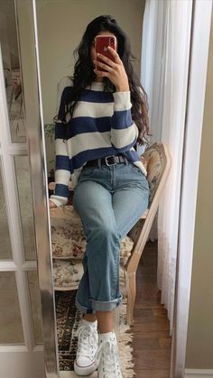 Casual College Outfits, Jeans Outfit Casual, Everyday Fashion Outfits, Casual Day Outfits, Neue Outfits, Quick Outfits, Foto Poses, Easy Trendy Outfits