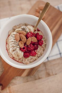 Healthy Almond Milk Porridge Recipe | Mode and The City Porridge Healthy, Compote Recipe, Healthy Snacks To Buy, Healthy Bread Recipes, Porridge Recipes, Zucchini Bread Recipes, Healthy Work Snacks, Snacks For Work, Healthy Snacks Easy