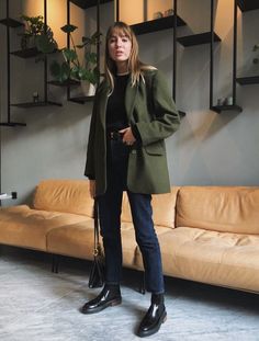 Maximal Fashion, Fashion Instagram Accounts, Pijamas Women, Fall Fashion Coats, Fashion Blogger Style, Green Coat, Fashion Mode