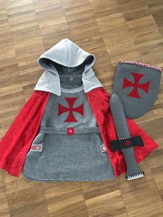 Ritter Kostüm Kinder Kids Knight Costume, Toddler Knight Costume, Homemade Knight Costume, Diy Knight Costume For Kids, Kids Knight Costume Diy Boys, Medieval Costume Diy, Romper Sewing Pattern