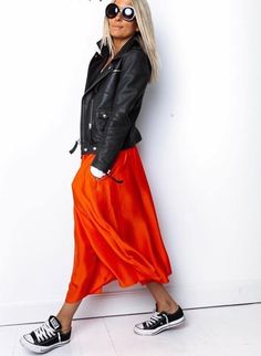 Grunge Mama, Instagram Grunge, Rok Outfit, Orange Skirt, Outfit Trends, 가을 패션, Black Leather Jacket, Looks Style